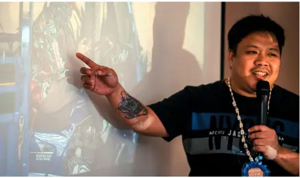 Archie Omega presenting a visual storytelling lesson